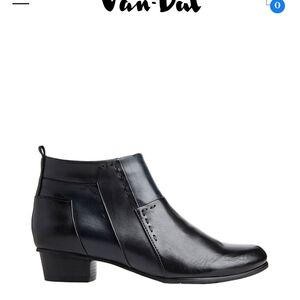 Regarde le Ciel Black Leather Ankle Booties